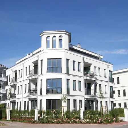 Poseidon By Rujana Apartment